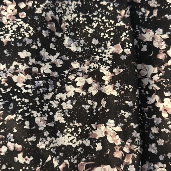 Lululemon Crop Leggings - Picture 2 of 3